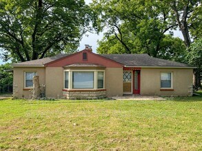 Building Photo - 1107 W 27th St S