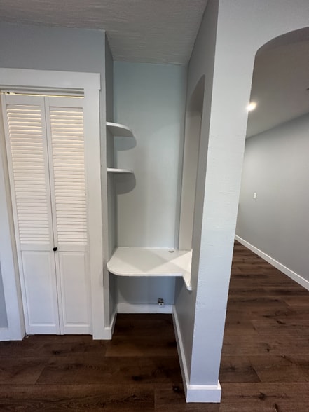 Building Photo - 2001 Biehn St