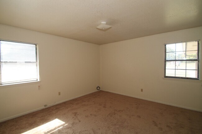 Building Photo - 309 Margaret Lee St
