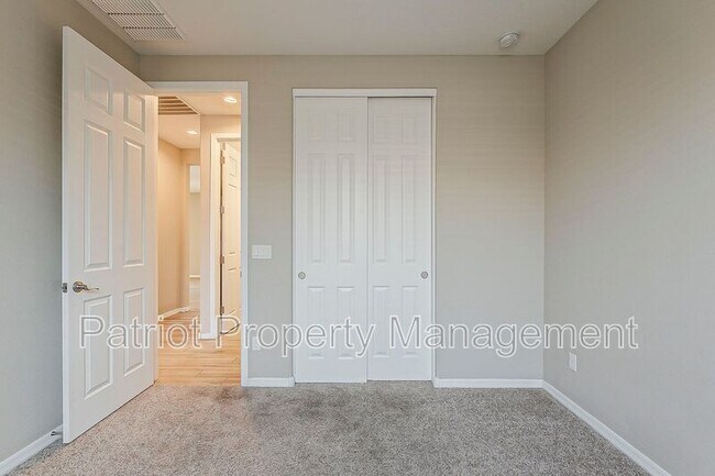 Building Photo - 25930 N Langley Dr