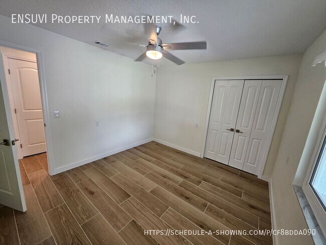 Building Photo - 1018 Spindle Palm Way