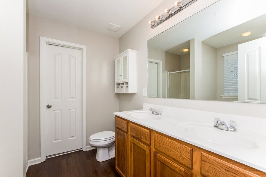 Building Photo - 6694 Sequoia Hills Dr