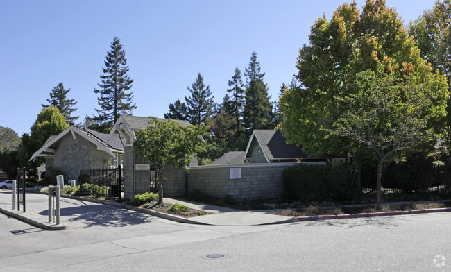 Building Photo - Laureate Court
