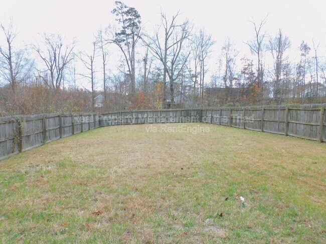 Building Photo - 807 Thorncroft Rd