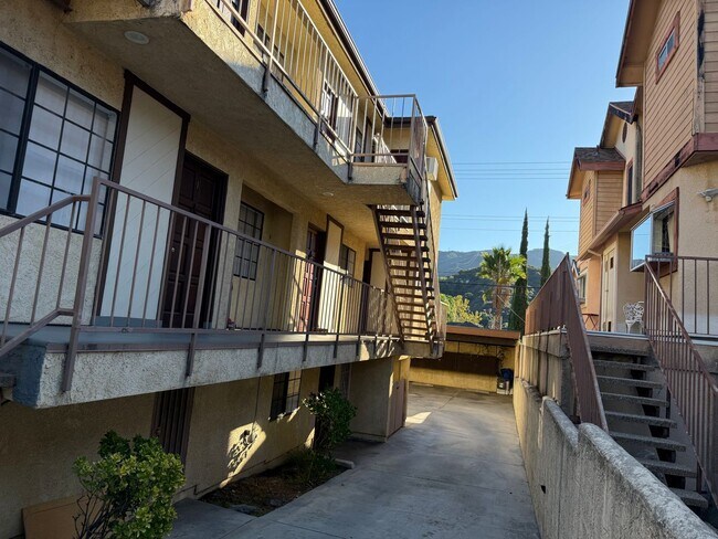 Building Photo - 3228 Honolulu Ave