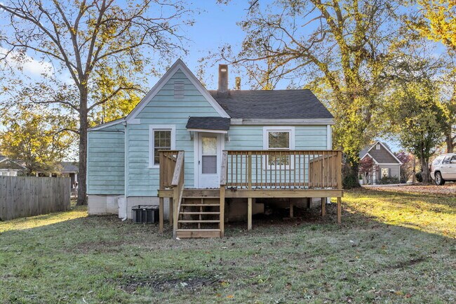 Building Photo - Beautifully Updated 2-Bedroom, 2-Bath Single-Level Home($1650/mo rent***)