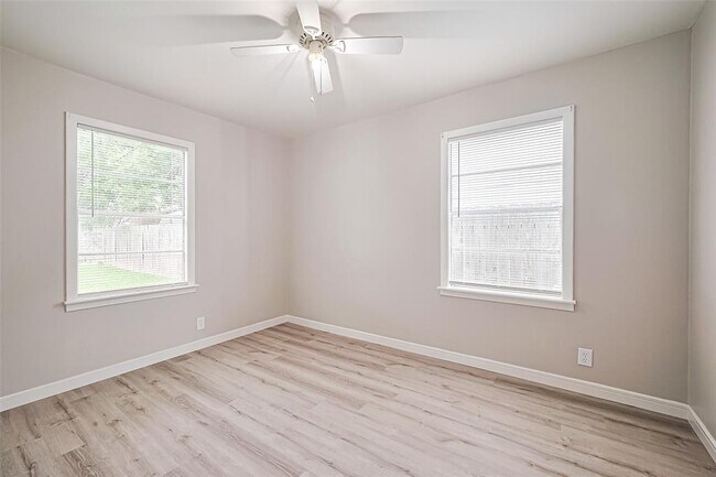 Building Photo - 3323 Suiter Way