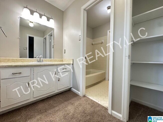 Building Photo - 3891 Overton Manor Trail