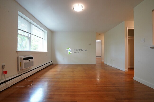 Building Photo - 14 Marion St