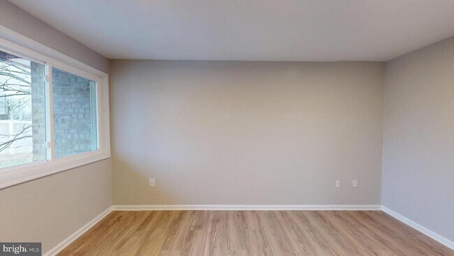 Building Photo - 564 Wilson Bridge Dr