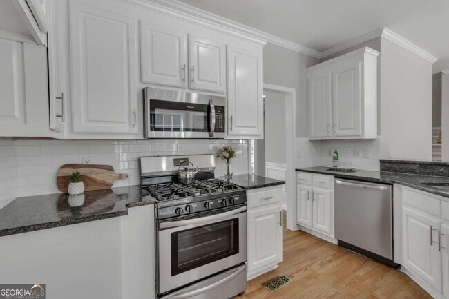 Building Photo - 3633 Elinburg Cove Trail NE