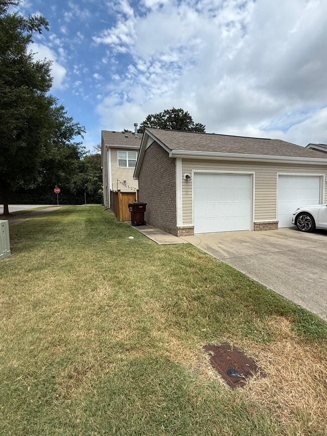 Building Photo - 4000 Hoggett Ford Rd