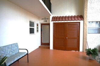 Building Photo - 198 Lake Evelyn Dr