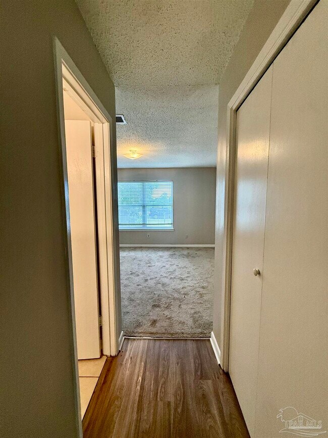Building Photo - 3228 Santa Rosa Dr