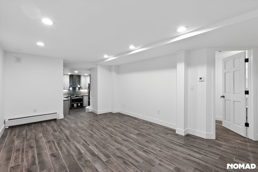 Building Photo - 912 N Clarkson St