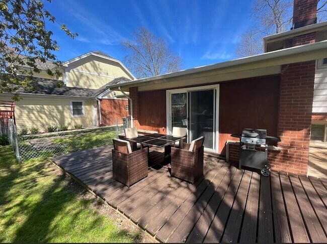 Building Photo - 408 N Windsor Dr