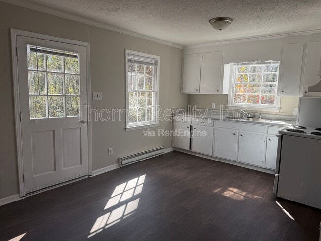 Building Photo - 1401 Dogwood Ave