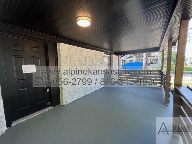 Building Photo - 5647 Euclid Ave