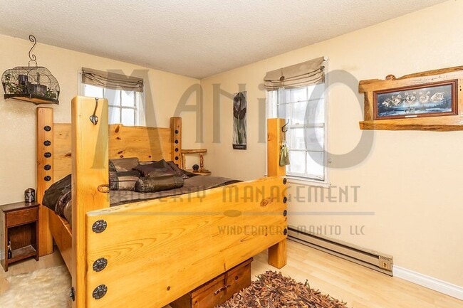 Building Photo - Charming Finch Arboretum Home
