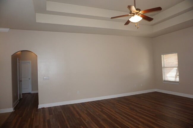 Building Photo - Crestview: 4 Bedrooms in Liberty Oaks