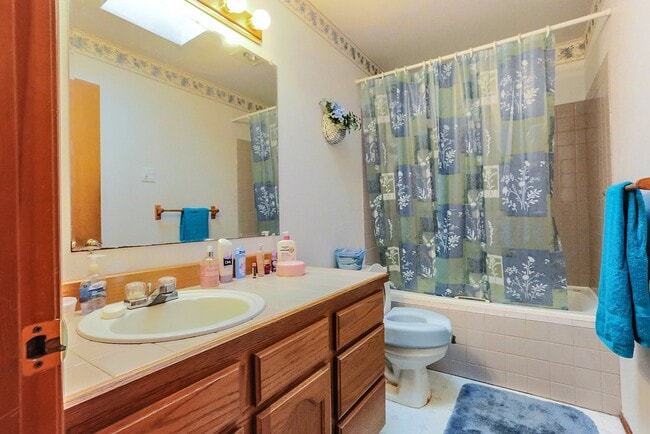 Building Photo - 10279 SE Grandview St