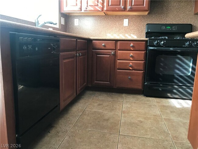 Building Photo - 9191 Dutch Oven Ct