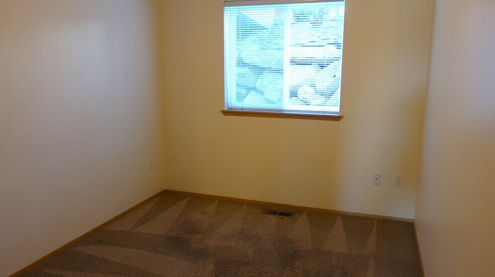 Building Photo - 220 Antles Ave