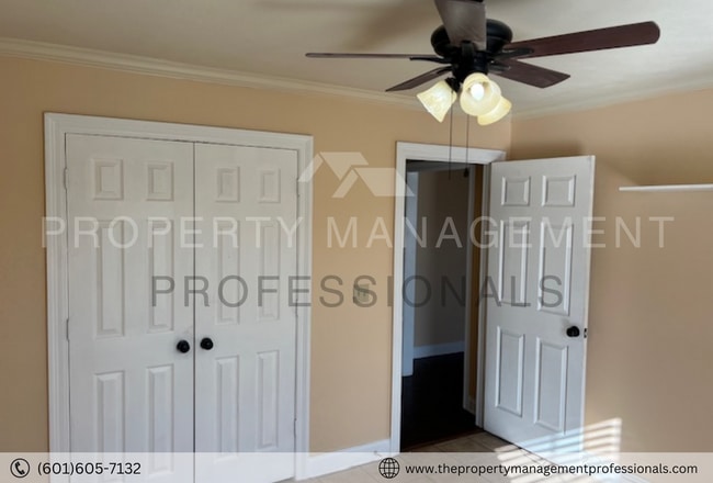 Building Photo - Charming 3BR/2BA Brick Home in Wellington ...