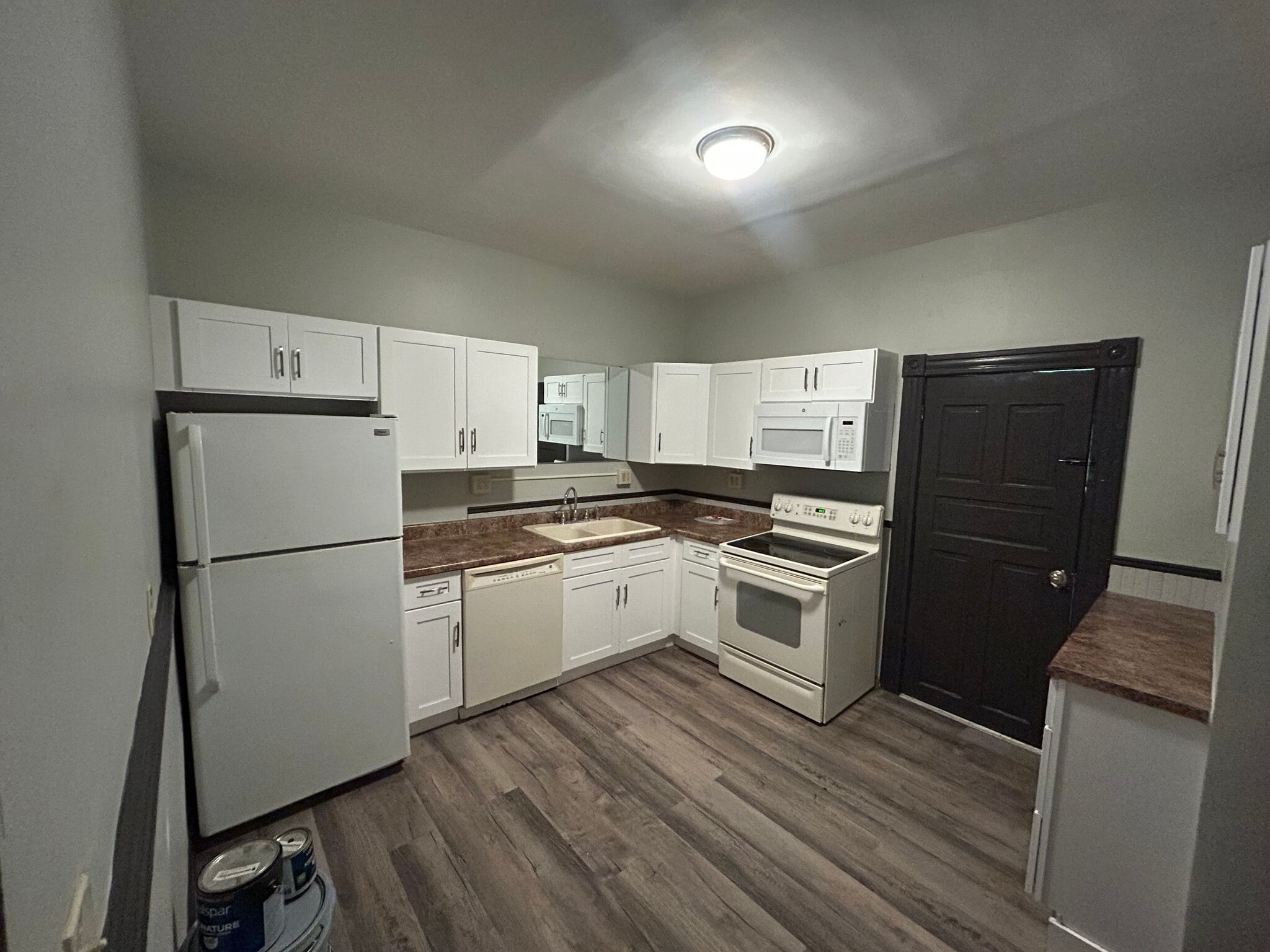 Kitchen - 420 Rural Ave