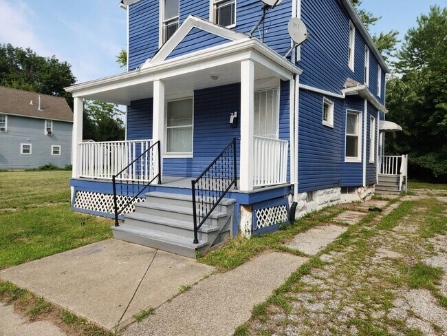Building Photo - 2345 E 76th St