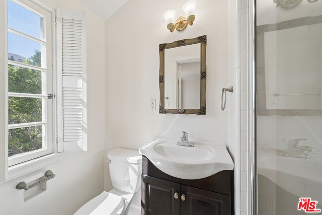 Building Photo - 1284 S Beverly Glen Blvd