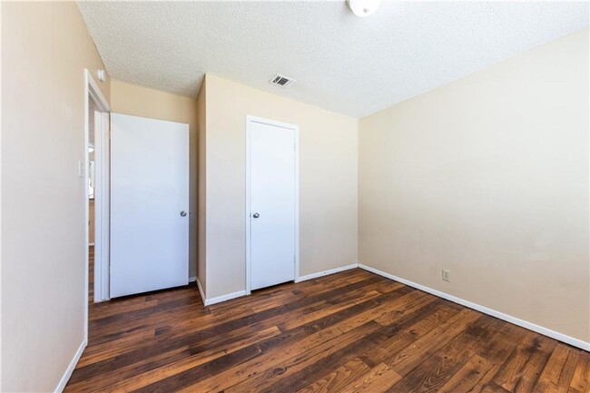 Building Photo - 2604 S Bagdad Rd
