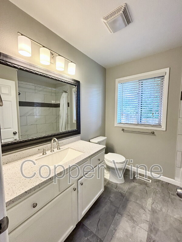 Building Photo - 9774 Fred Dr