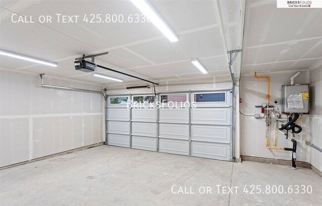 Building Photo - 1212 Harrington Ave NE