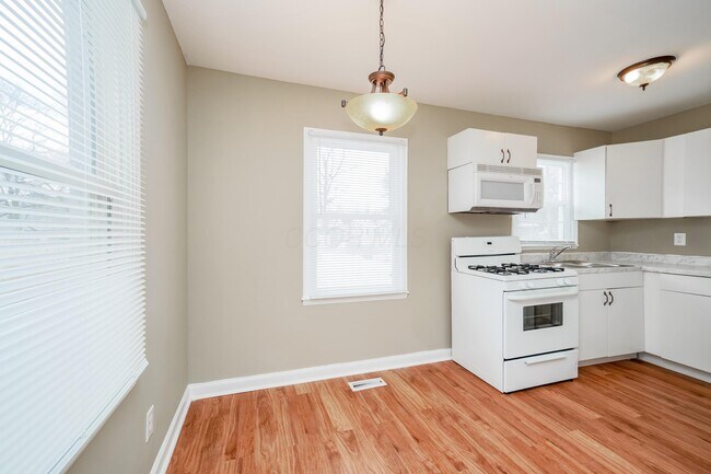 Building Photo - 2231 Dartmouth Ave