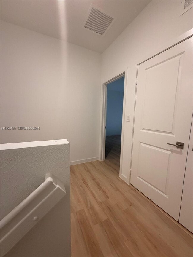 Building Photo - 711 SW 11th St