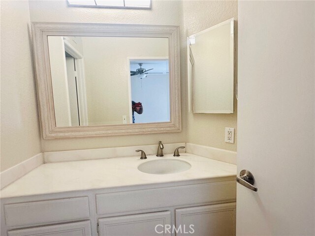 Building Photo - 11 Bridle Ln