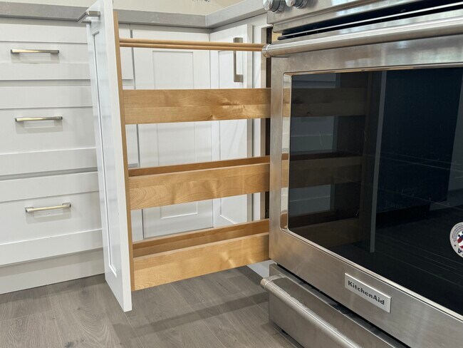 Building Photo - 3536 West Ave