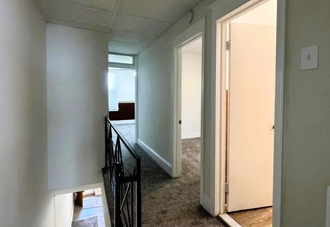 Building Photo - 3Bedroom 1Bathroom home in Bridesburg Avai...