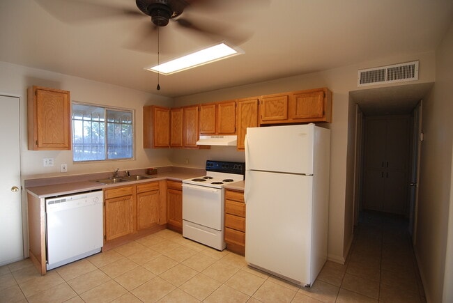 Building Photo - Morten Place