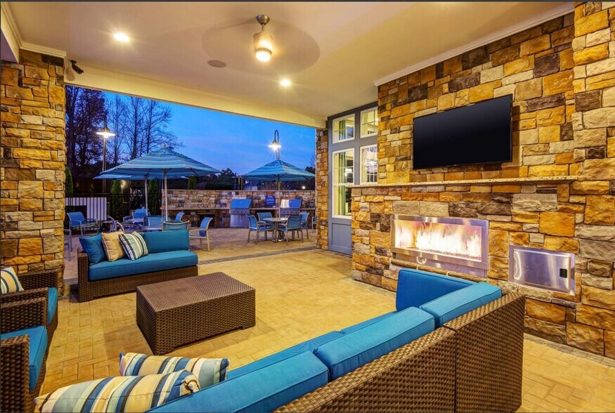 Building Photo - 11608 Flat Branch Cl Dr