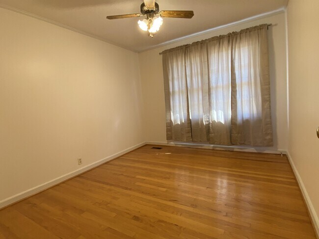 Building Photo - 411 Brown Ave NW