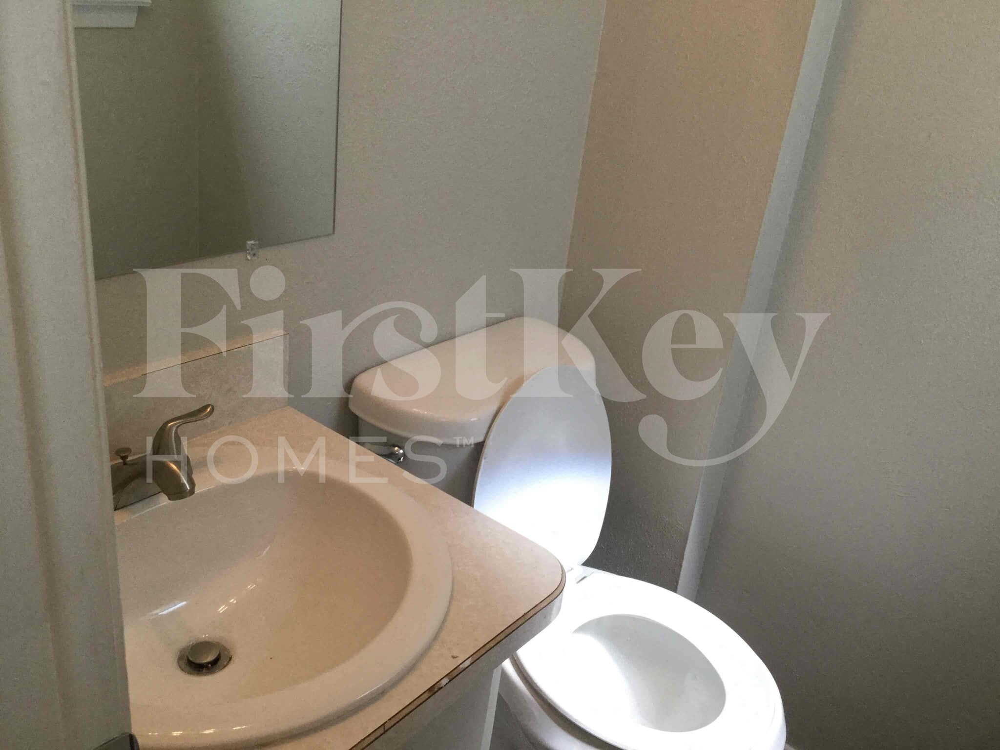 Building Photo - 14807 Marsha Dr