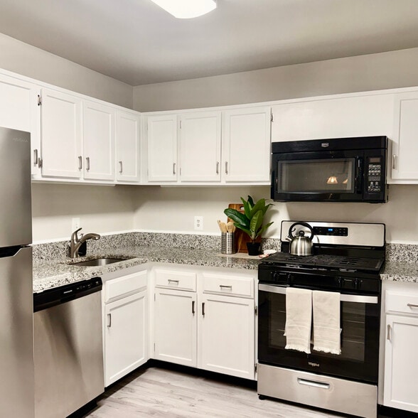 Building Photo - 4404 Island Pl