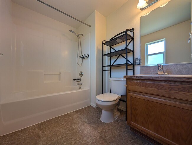 Building Photo - Nice 3-Bedroom, 2-Bath Home In The Thurston Area Of Springfield!