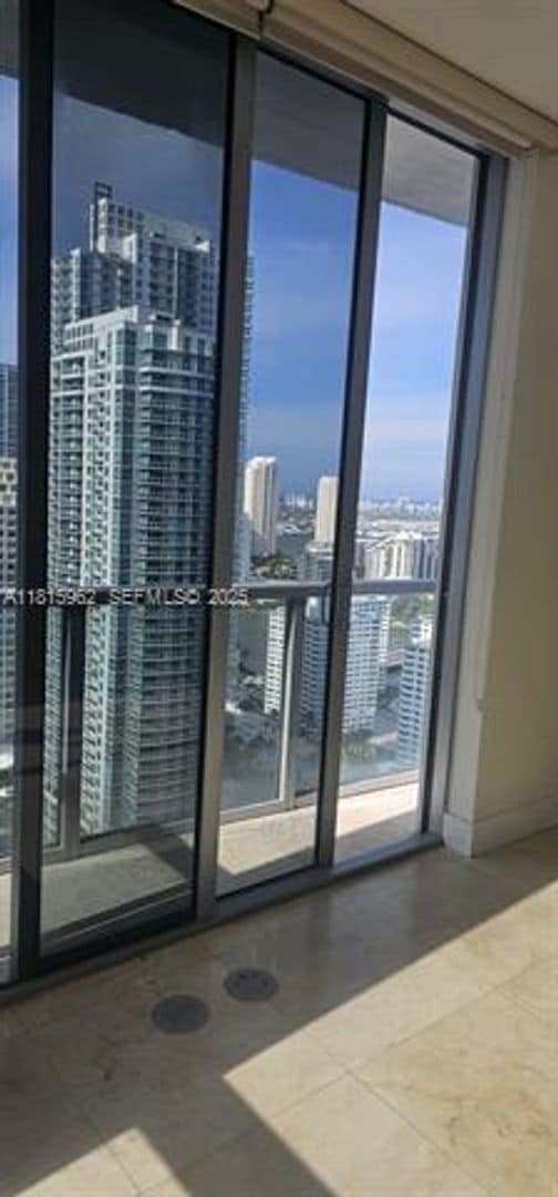 Building Photo - 1060 Brickell Ave