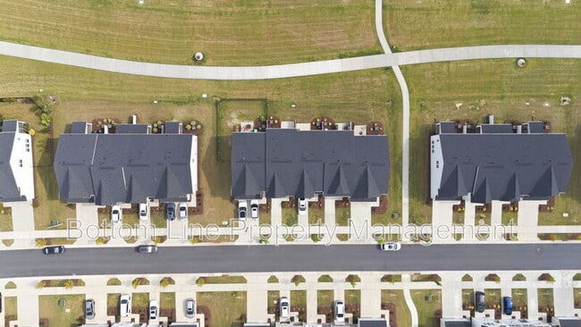 Building Photo - 5038 Kota St