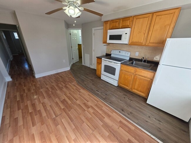 Building Photo - 4917 Wissahickon Ave