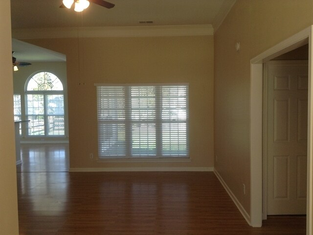 Building Photo - 13436 Planters Row Dr