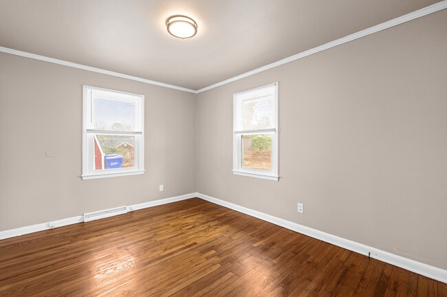 Building Photo - 401 Moline St